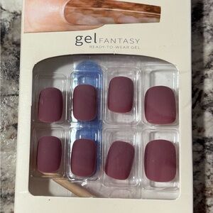 Gel Fantasy Purple Press-On Nails Medium Length
